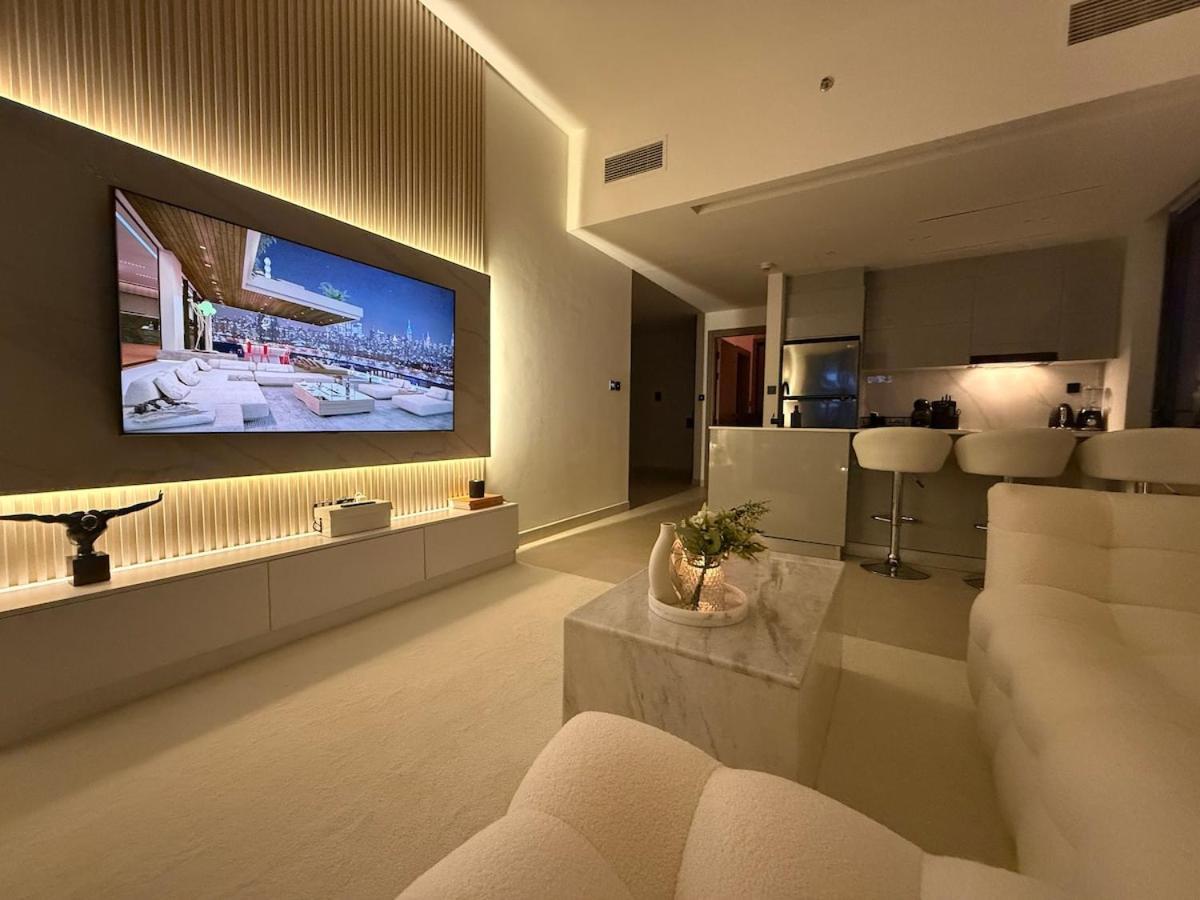 Elegant & Luxury 2Br Apartment Burj And Canal View Sabkhah Exterior photo