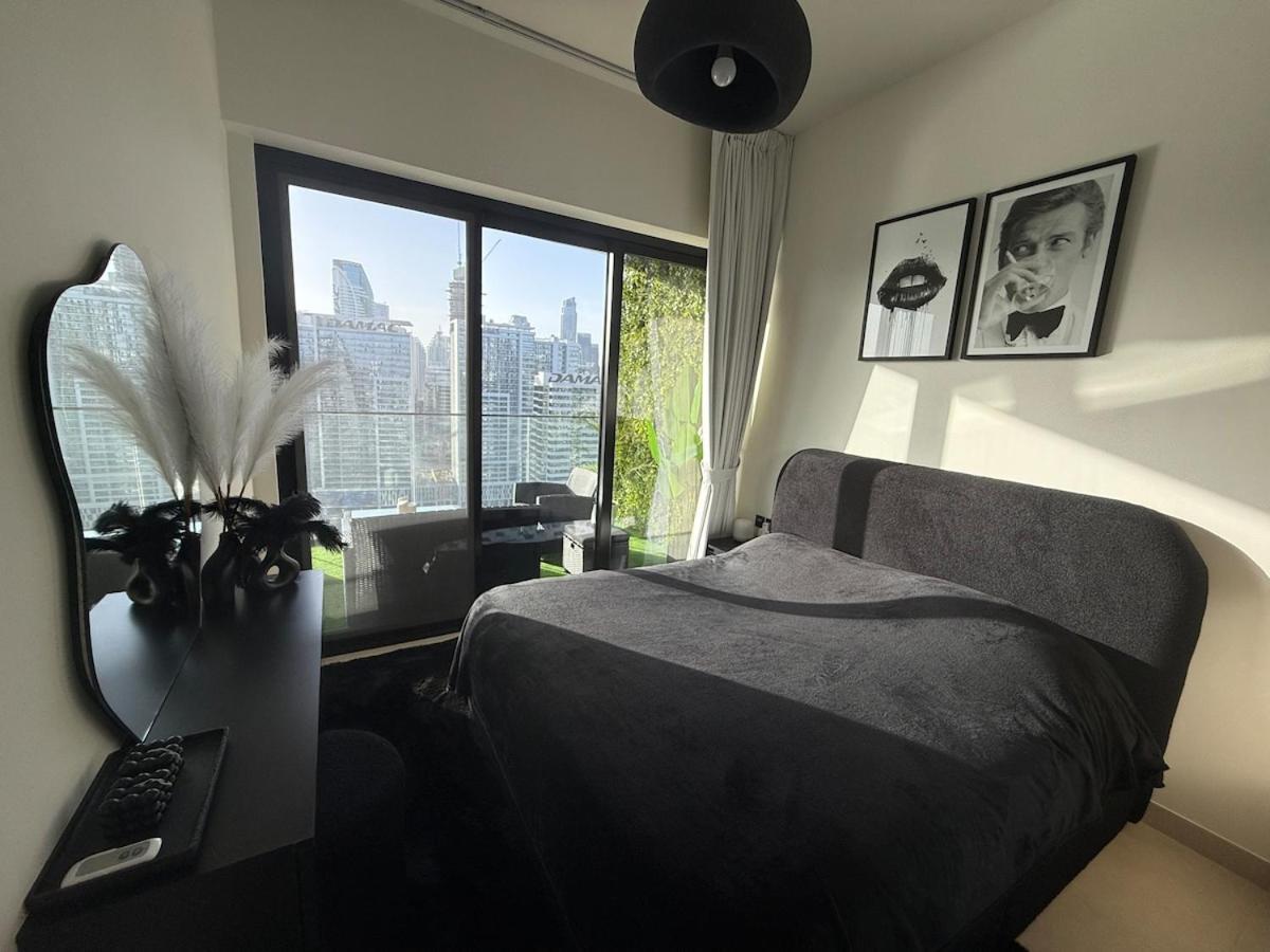 Elegant & Luxury 2Br Apartment Burj And Canal View Sabkhah Exterior photo