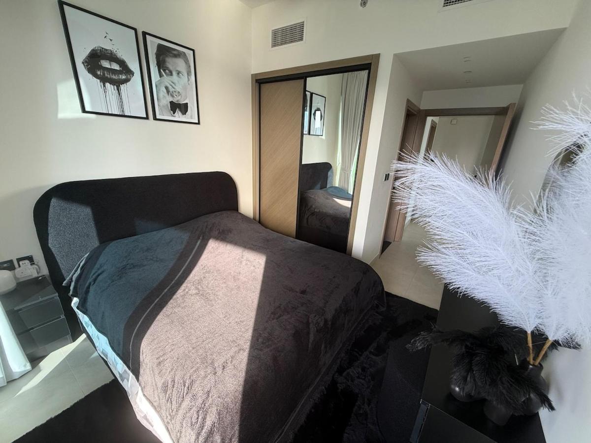 Elegant & Luxury 2Br Apartment Burj And Canal View Sabkhah Exterior photo