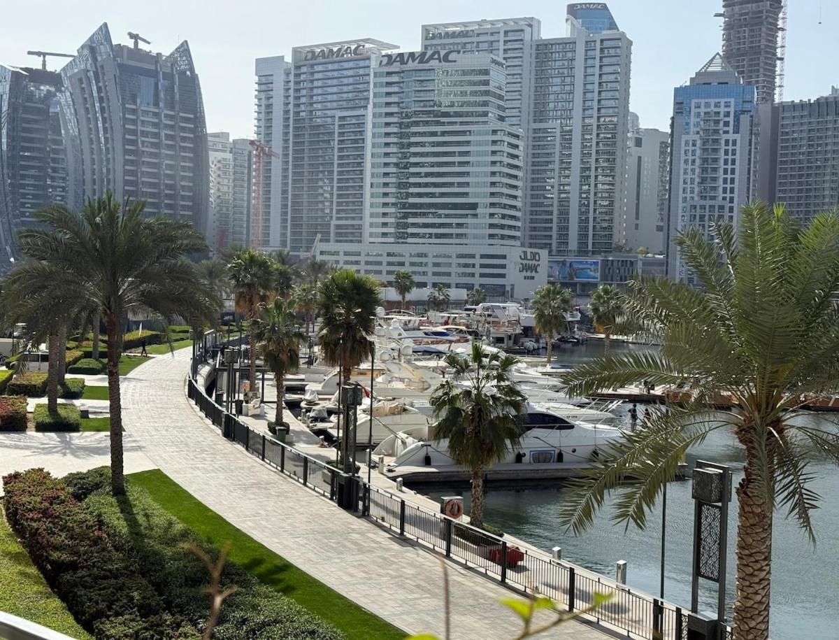 Elegant & Luxury 2Br Apartment Burj And Canal View Sabkhah Exterior photo