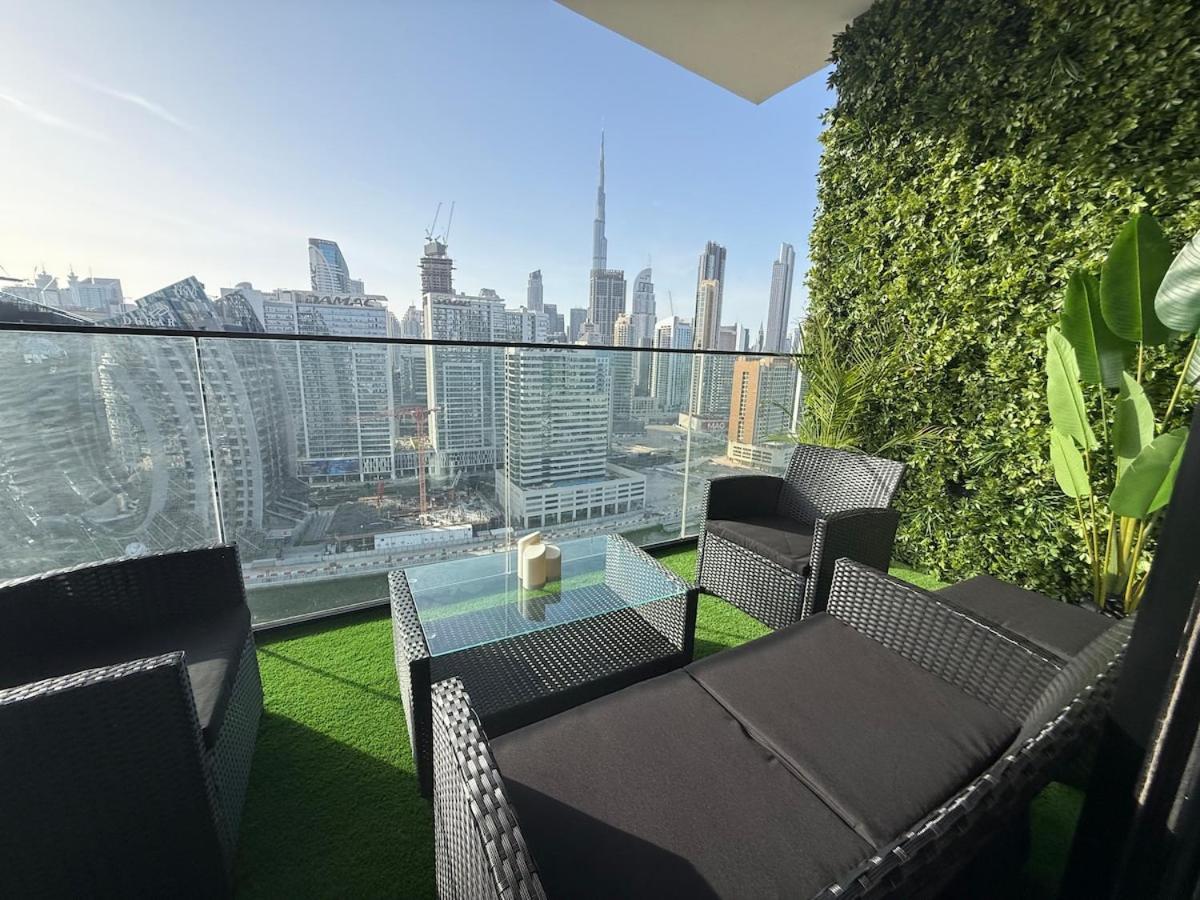 Elegant & Luxury 2Br Apartment Burj And Canal View Sabkhah Exterior photo