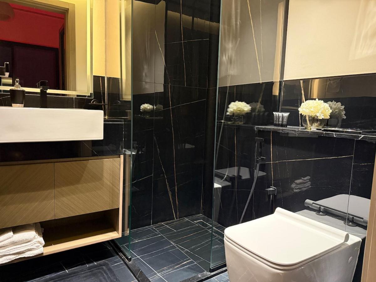 Elegant & Luxury 2Br Apartment Burj And Canal View Sabkhah Exterior photo