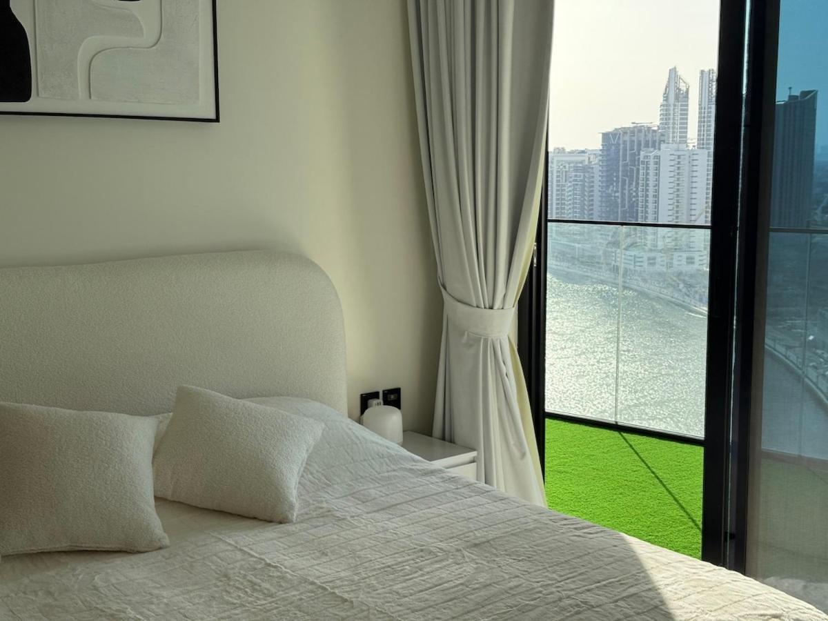 Elegant & Luxury 2Br Apartment Burj And Canal View Sabkhah Exterior photo
