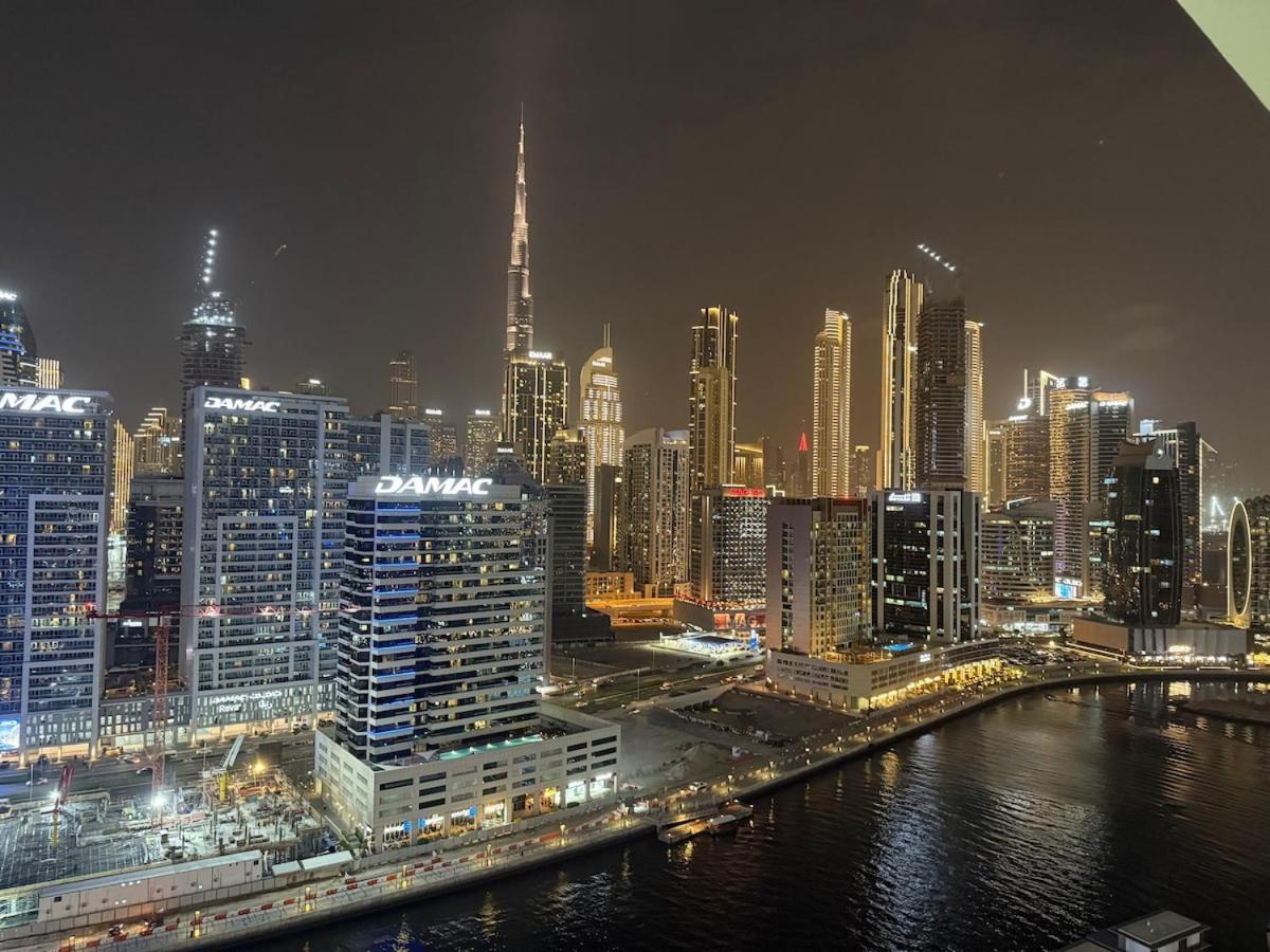 Elegant & Luxury 2Br Apartment Burj And Canal View Sabkhah Exterior photo
