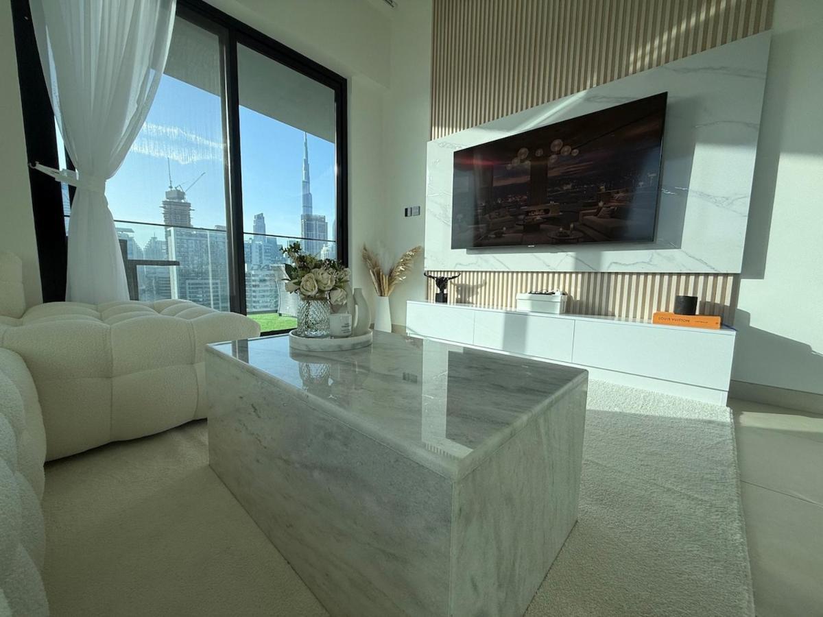 Elegant & Luxury 2Br Apartment Burj And Canal View Sabkhah Exterior photo